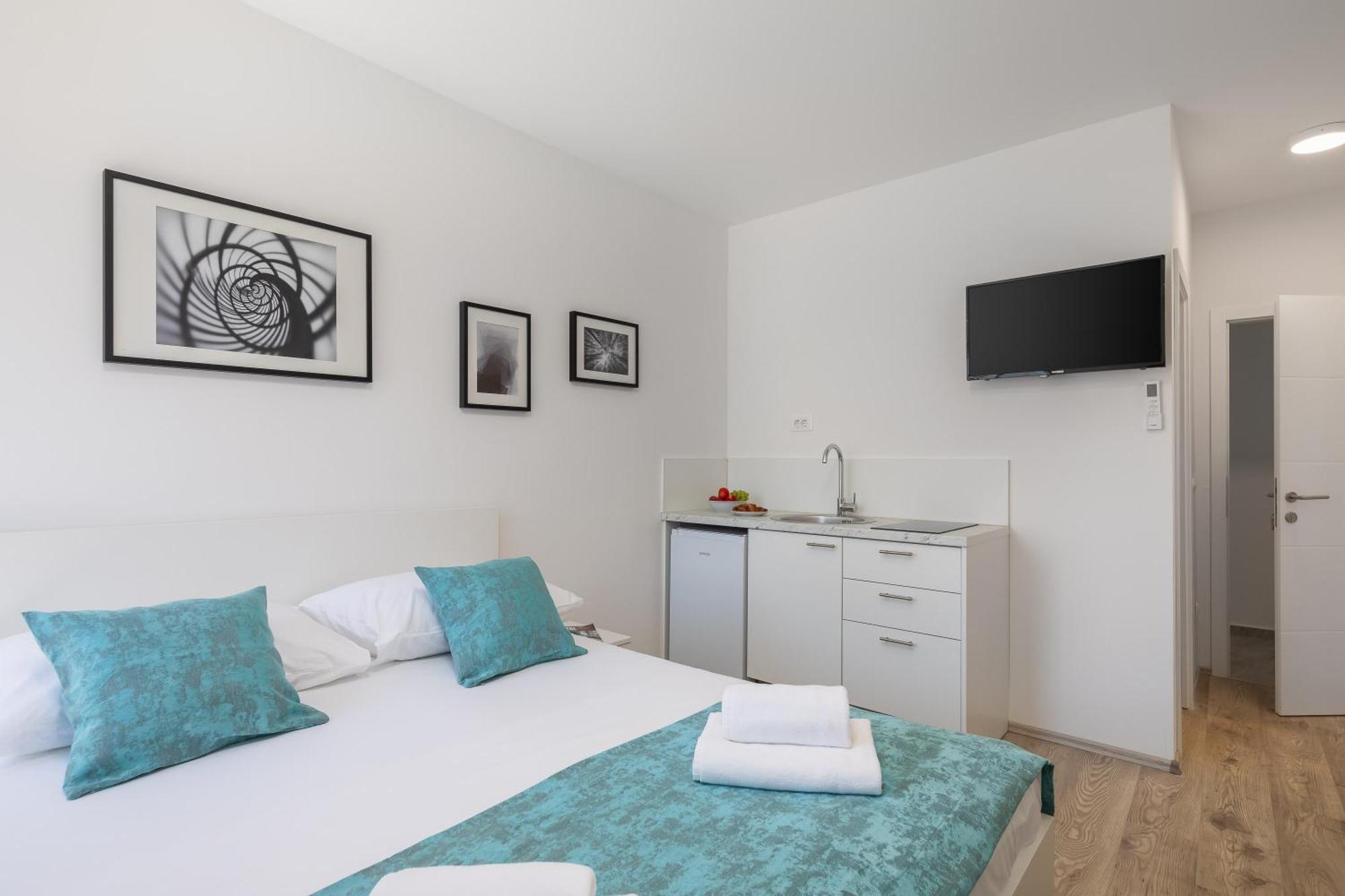 Beachfront Apartments Providenca With Free Parking Makarska Quarto foto