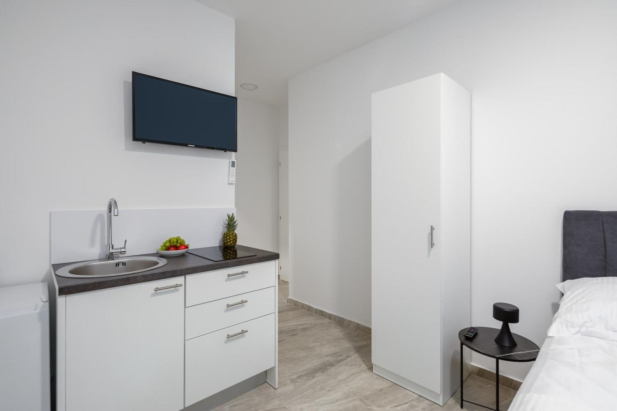 Beachfront Apartments Providenca With Free Parking Makarska Quarto foto