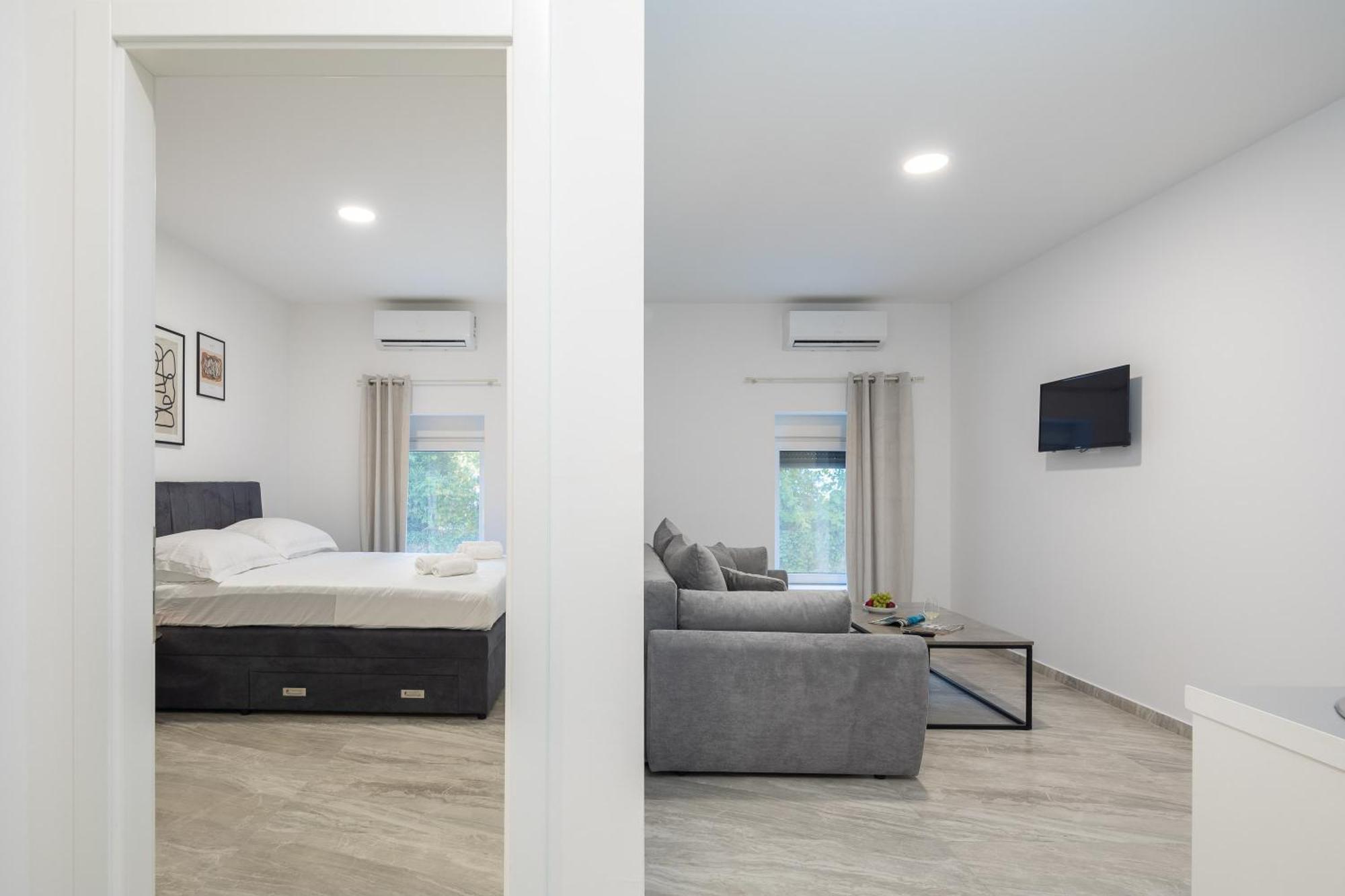 Beachfront Apartments Providenca With Free Parking Makarska Quarto foto